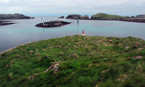 South Mouth – Out Skerries. The Dutch East Indiaman Kennemerland was wrecked here in 1664.